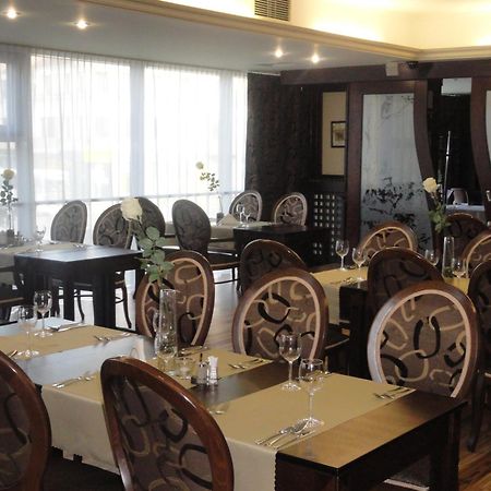 Hotel Druzba Μιχάλοβτσε Εξωτερικό φωτογραφία
