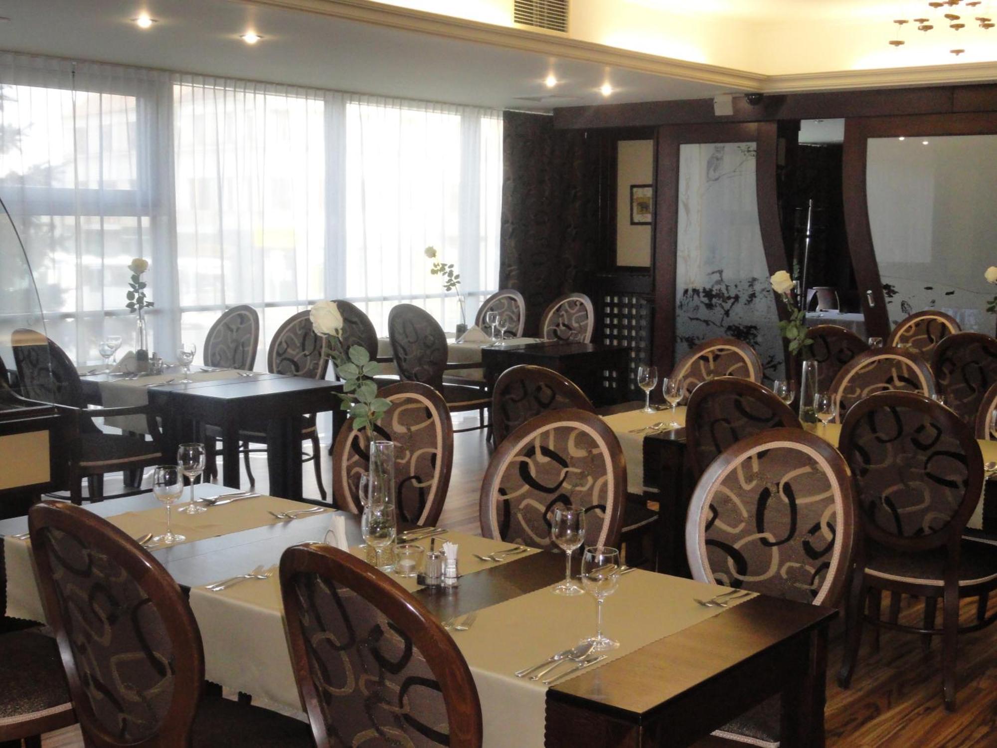 Hotel Druzba Μιχάλοβτσε Εξωτερικό φωτογραφία