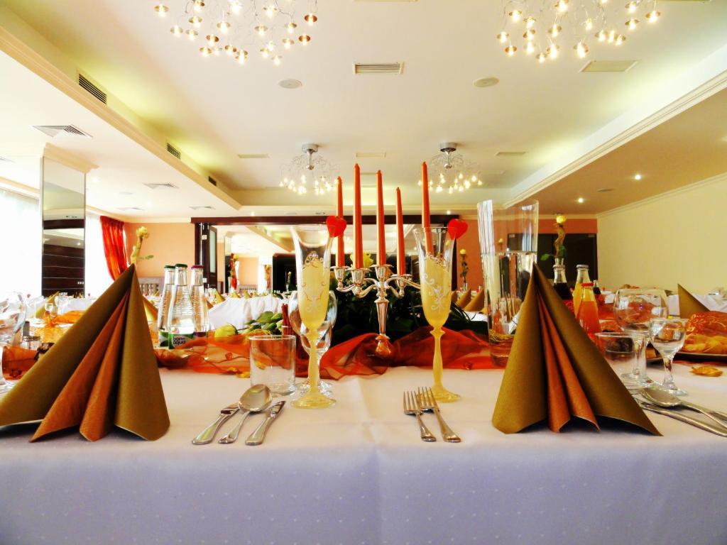 Hotel Druzba Μιχάλοβτσε Εξωτερικό φωτογραφία