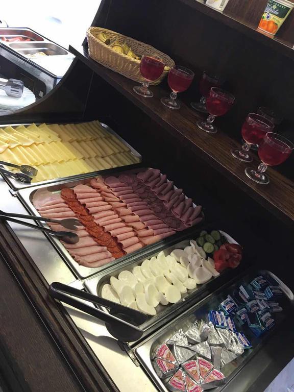 Hotel Druzba Μιχάλοβτσε Εξωτερικό φωτογραφία